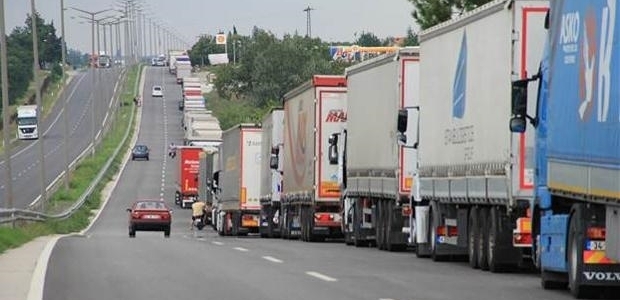 Rus TIR'larına transit geçiş izni yok!