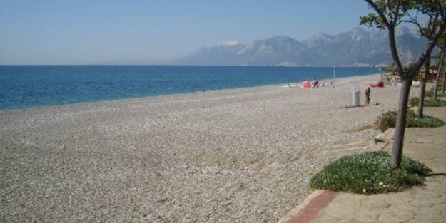 Rus turistler yasak dinlemiyor!