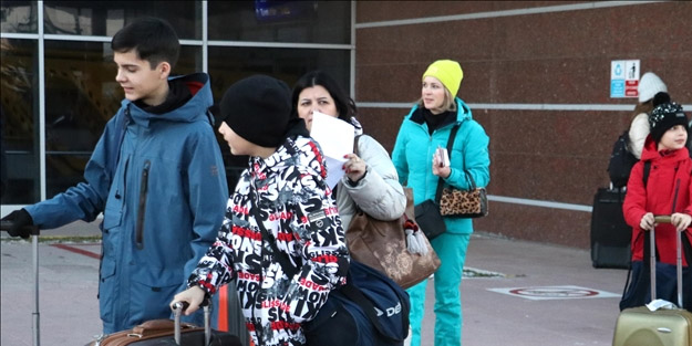 Rus turistlerden Türkiye kararı! Yılbaşı tatilinde yine Türkiye'yi tercih ettiler, akın akın geliyorlar!