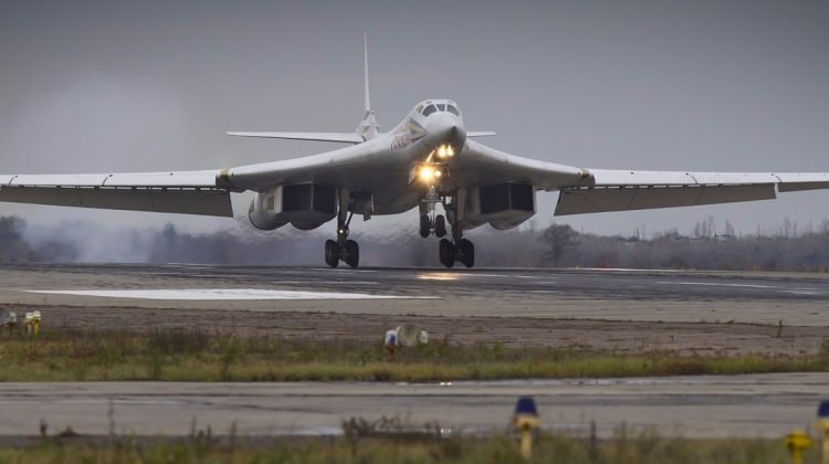 Rus uçakları Fransa ve İngiltere'yi karıştırdı