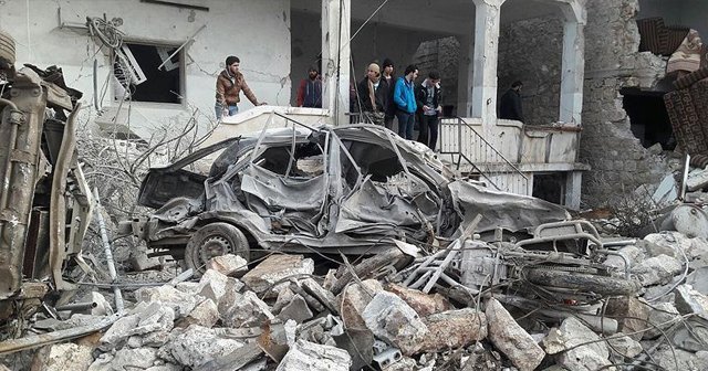 Rus uçakları İdlib'de sivilleri hedef aldı
