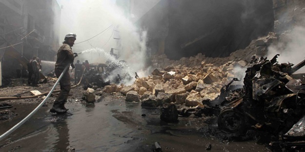 Rus uçakları İdlib'i vurdu! Çok sayıda ölü var