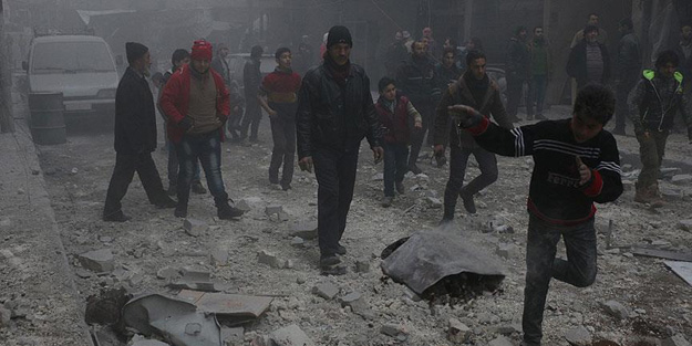 Rus uçakları sivilleri vurdu: 3 ölü