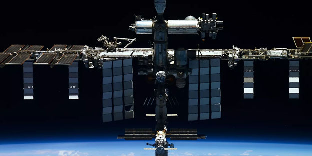 Rus uydusu yedi astronotun güvenliğini tehlikeye attı! Şapkayı öne koyma vakti...