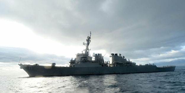 Rus ve ABD savaş gemileri Japon Denizi'nde karşı karşıya geldi