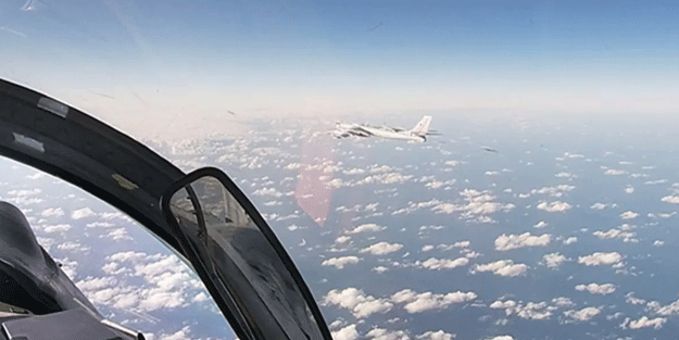 Rus ve Çin bombardıman uçakları havalandı