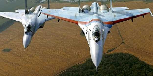 Rus ve İngiliz savaş uçakları havada karşılaştı