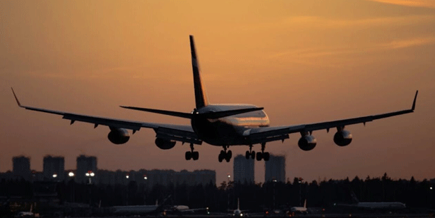 Rus yolcu uçağı Gürcistan'da protesto edildi