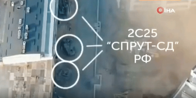 Rus zırhlı araçları sivil yerleşim alanında vuruldu! Görüntüleri Ukrayna paylaştı