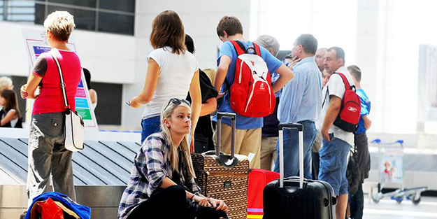 Ruslar apar topar Rusya'ya dönmeye başladı! Sebebi belli oldu