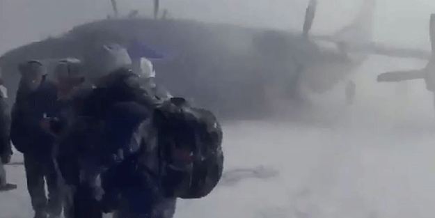 Ruslar büyük bir faciadan döndü! Uçak az kalsın patlıyordu