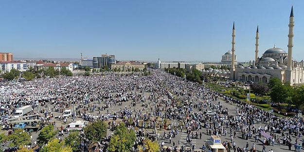 Ruslar Çeçenistan'da medrese öğrencilerini gözaltına aldı!