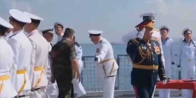 Ruslar, Esed'in komutanına 