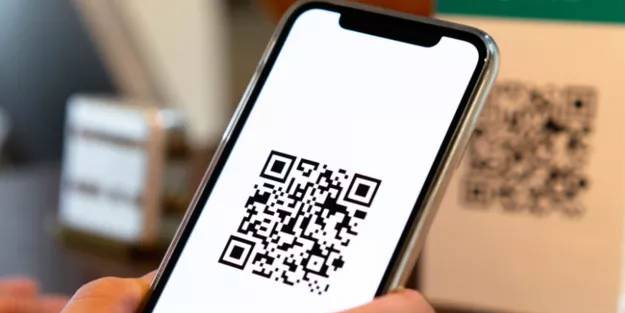 Ruslar QR kodu olmadan sosyal alanlara giremeyecek