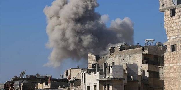 Ruslar rahat durmuyor! Türkiye sınırındaki noktayı vurdular