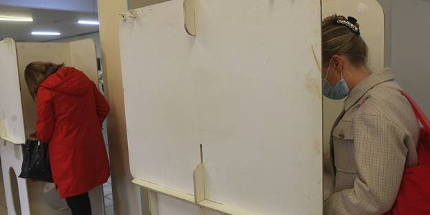 Ruslar sandık başında! Seçimler başladı