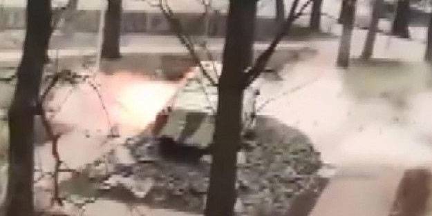 Ruslar, tank heykeliyle savaştı