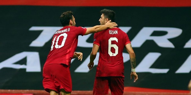 Ruslar Türkiye yenilgisini hazmedemedi! Türk futbolcuya ateş püskürdüler