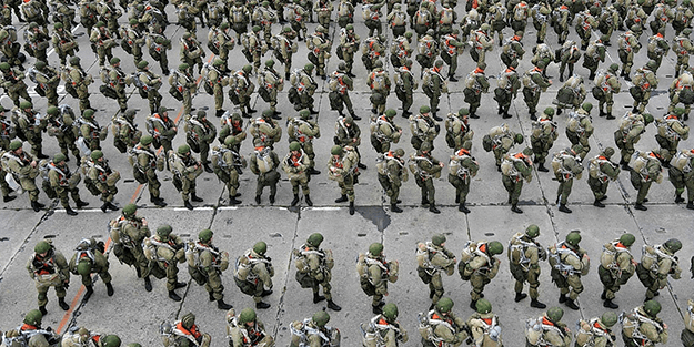 Ruslar Ukrayna askerlerinin cesetlerini topluyor! Sebebi şok edecek