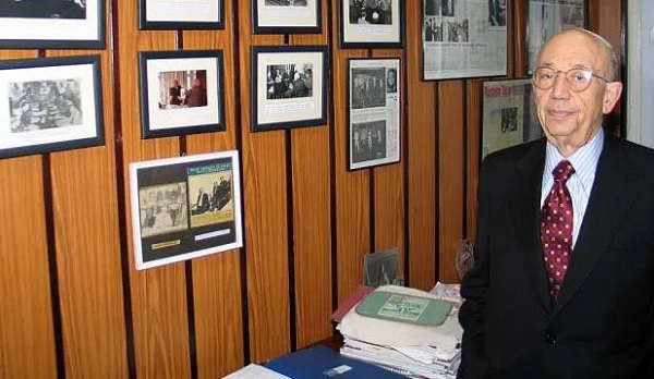 Rüstem Tatar kimdir?