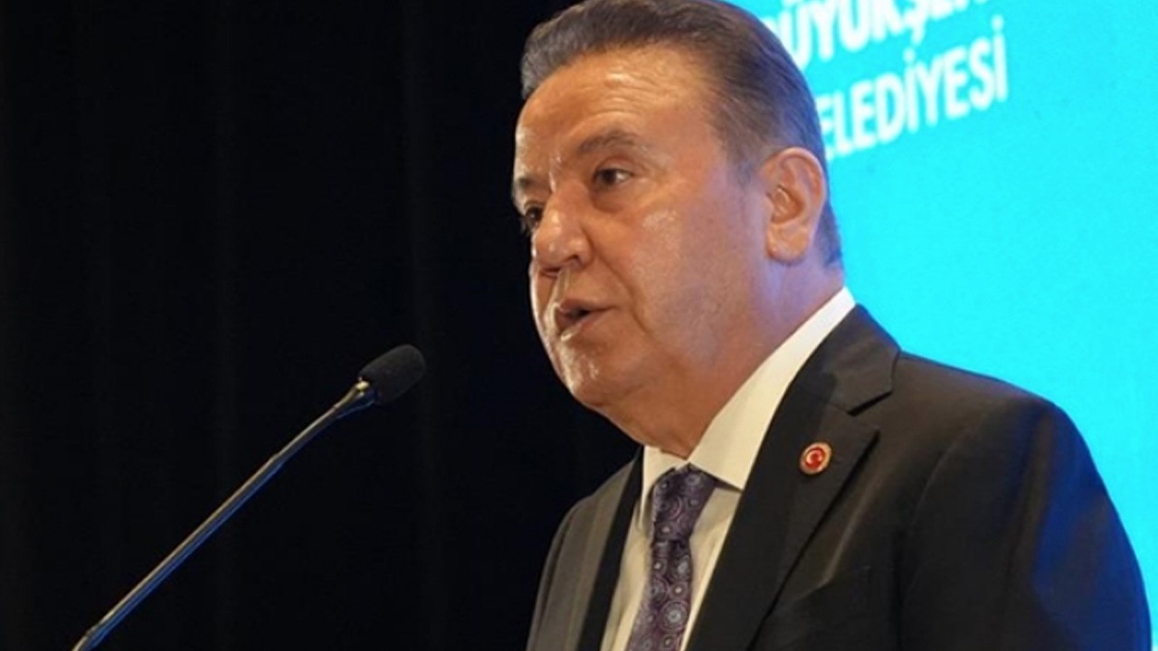 Rüşvet soruşturmasında gözaltına alınan Antalya Büyükşehir Belediye Başkanı Muhittin Böcek adliyeye sevk edildi