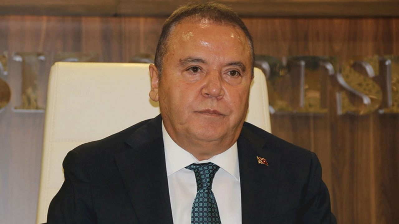 Rüşvet tutuklusu CHP'li Böcek 'ikiyüzlülüğün' kitabını yazıyor