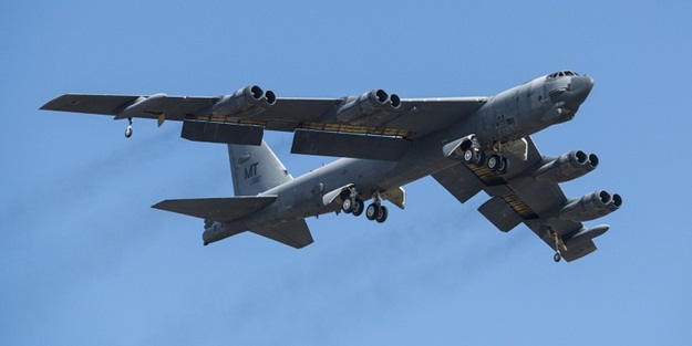 Rusya, ABD'nin uçağını takibe aldı