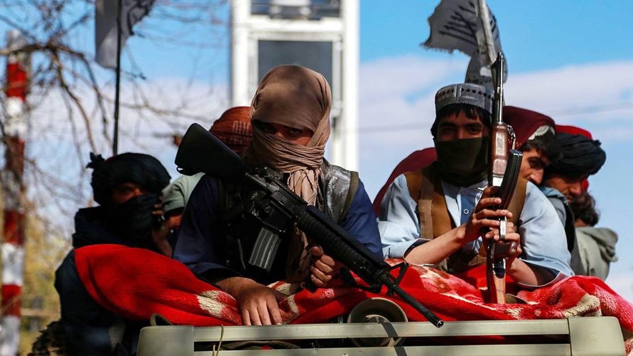 Rusya'dan sürpriz karar! Taliban’ı terör örgütleri listesinden çıkarma hazırlığında!