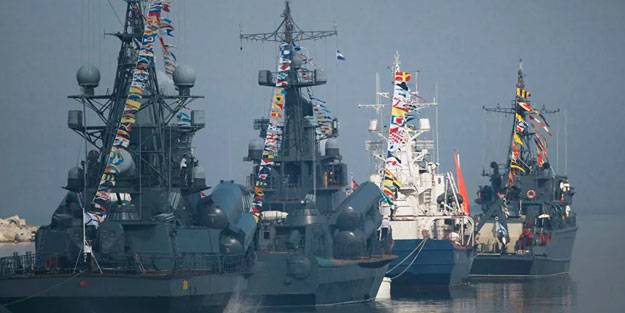 Rusya Akdeniz’de tatbikat düzenledi