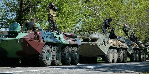 Rusya askeri araçları Ukrayna'ya girdi