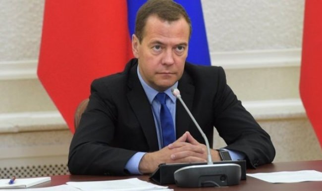 Rusya Başbakanı Medvedev kritik kararnameyi imzaladı