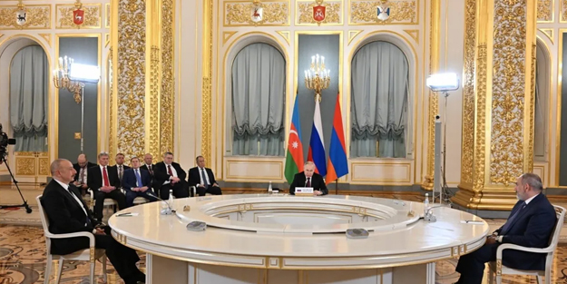 Rusya Başkanı Putin, Aliyev ve Paşinyan'dan Moskova'da Azerbaycan-Ermenistan ihtilafını görüştü