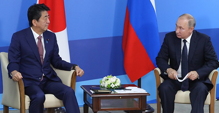 Rusya Devlet Başkanı Putin'den Abe'nin İkinci Dünya Savaşı Barış Anlaşması çağrısına cevap verdi