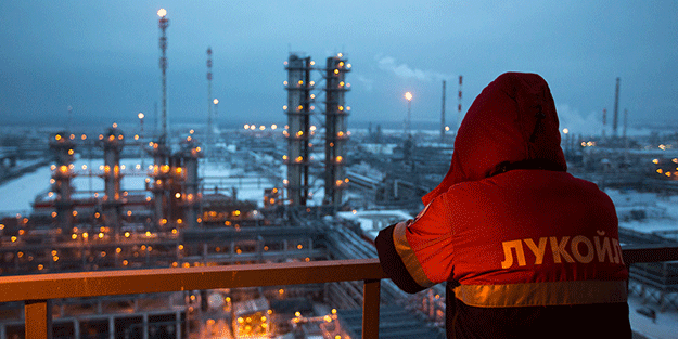 Rusya, enerji gelirlerindeki düşüş nedeniyle döviz satışını artıracak