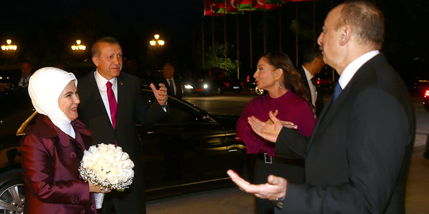 Rusya kesti, Azerbaycan yetişti!