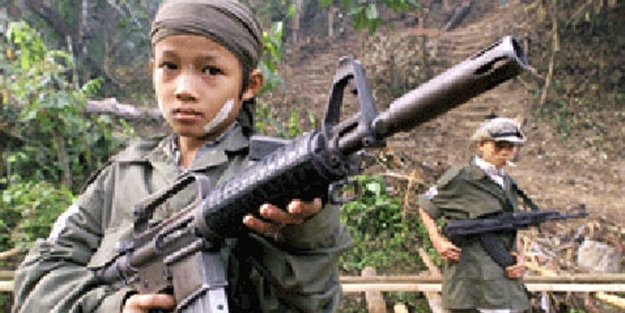 Rusya o ülkede çocuk asker kampı kuruyor