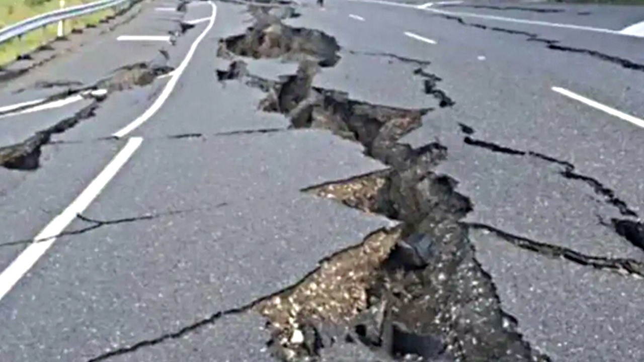 Rusya Kamçatka'da 7,2 büyüklüğünde deprem sonrası Özbekistanlılara resmi uyarı