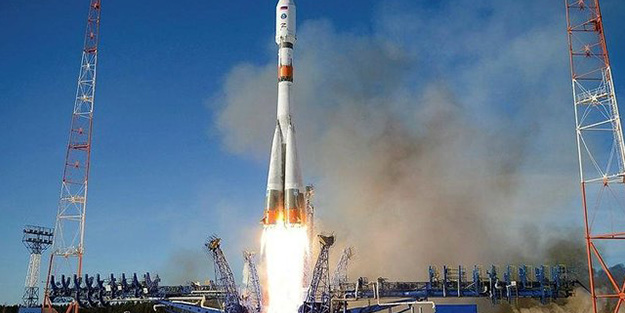Rusya Soyuz roketini uzaya fırlatttı