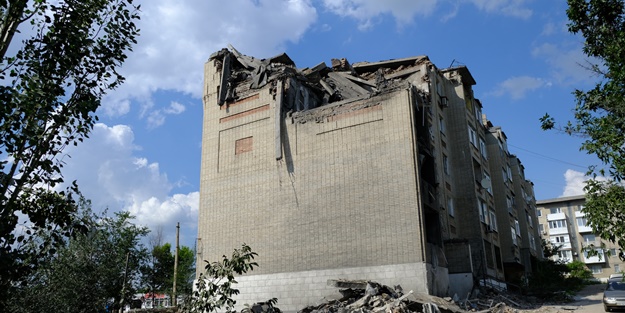 Rusya, Toretsk şehrini vurdu! Ölü ve yaralılar var