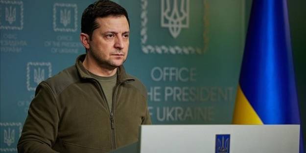 Rusya-Ukrayna Savaşı'nda tarihi anlar! Zelenskiy belgeleri imzaladı