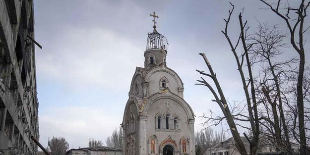 Rusya, Ukrayna’da tarihi manastırı bombaladı