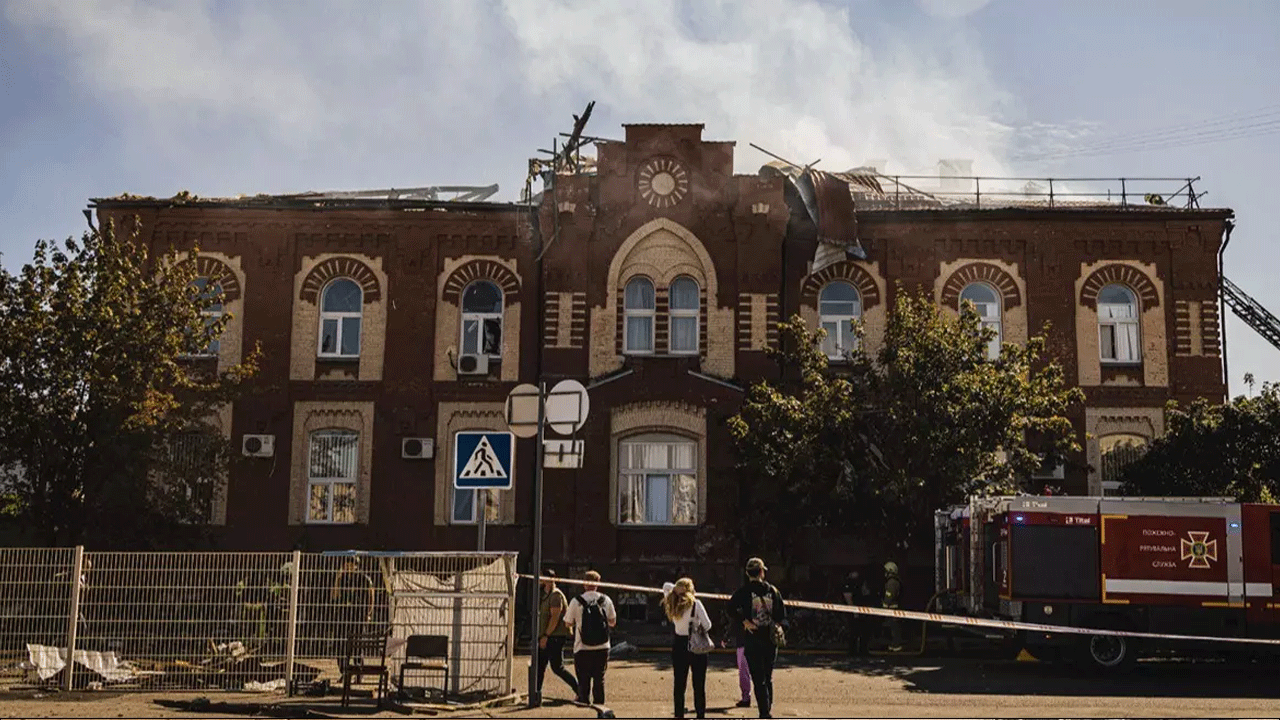 Havalanan İHA'lar, üniversiteyi vurdu