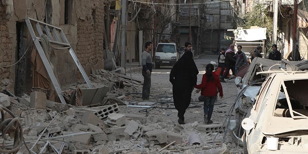 Rusya ve Esed yine bombaladı: 54 ölü