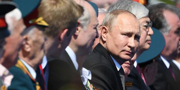 Rusya'da askerler sahaya indi! O detay büyük tepki çekti