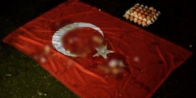 Rusya'da bayrağımıza çirkin saldırı!