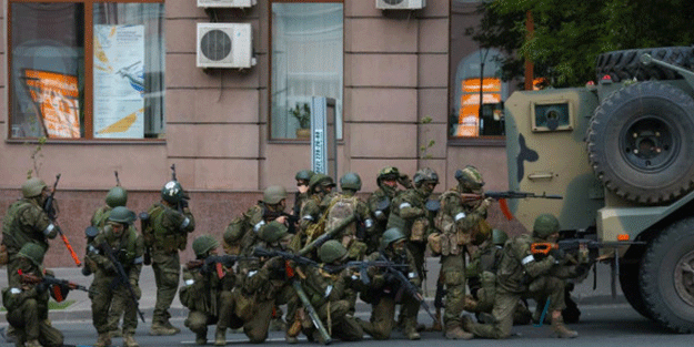 Rusya'da darbe hareketliliği sürüyor! Wagner Rus Güney Askeri Bölge karargahını kuşattı