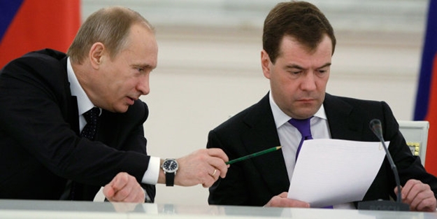 Rusya'da hükümet istifa etti!