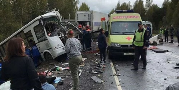 Rusya'da katliam gibi kaza: 9 ölü, 21 yaralı