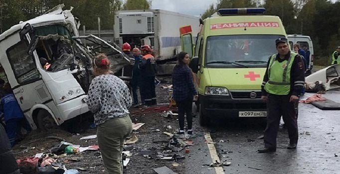 Rusya'da korkun kaza otobüsle kamyon çarpıştı: 7 ölü, 28 yaralı