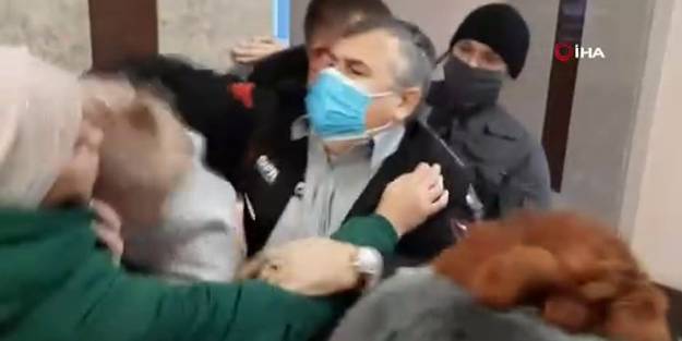 Rusya'da ortalık karıştı! Protestocular yerel meclisi bastı